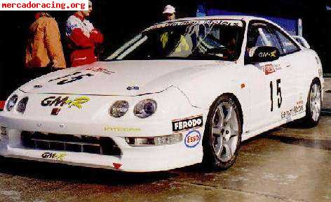 Honda integra type r, busca campeon para su volante