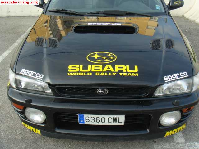 Subaru gt por coche de competicion para rally o subidas