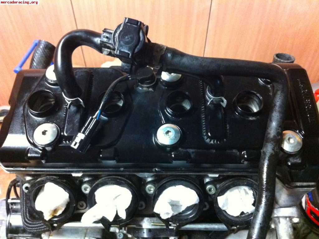 Motor de suzuki gsxr 600 k7 con 8000 kilómetros