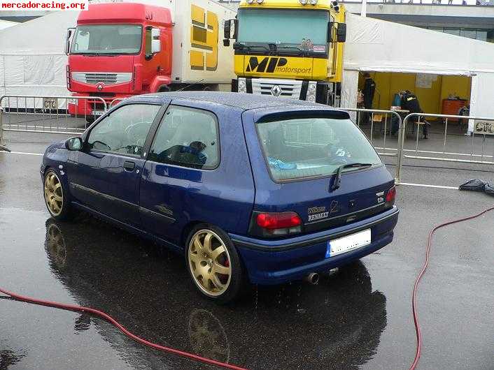 Compro escape para clio williams........