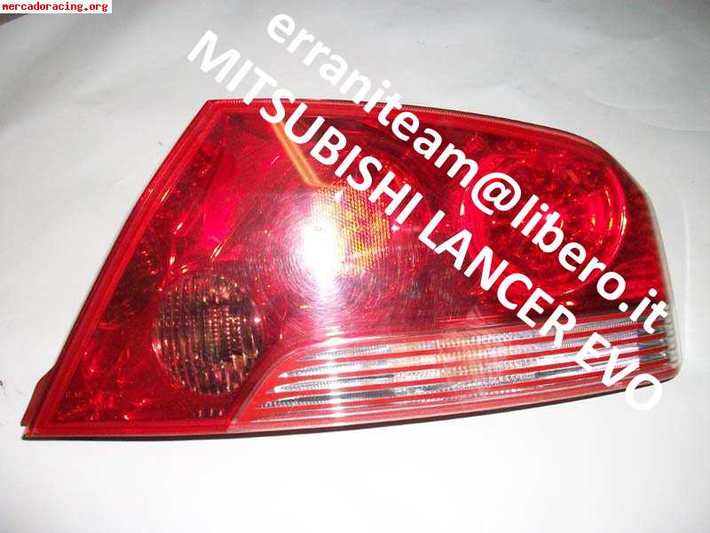 Vendo material original de mitsubishi evo