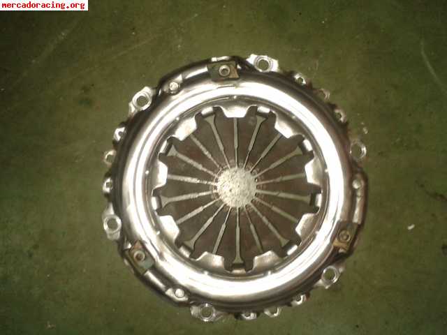 Se vende volante motor aligerado .embrague .maza. collarin