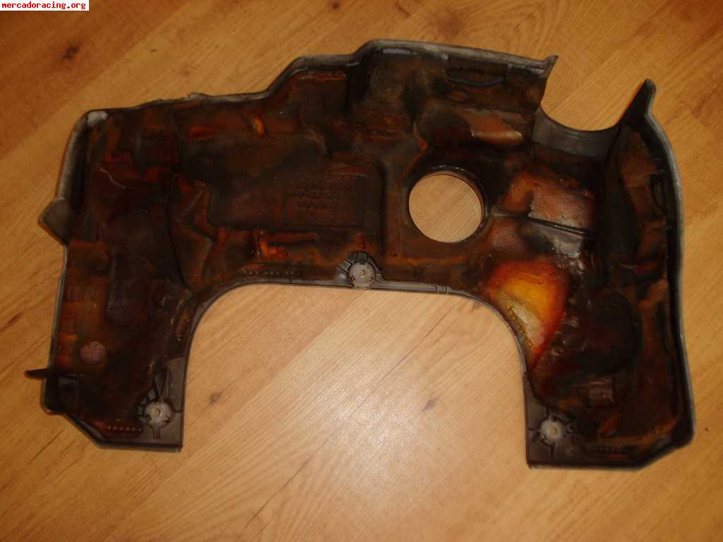 Tapa de motor megane coupe 1. 9dci 105cv