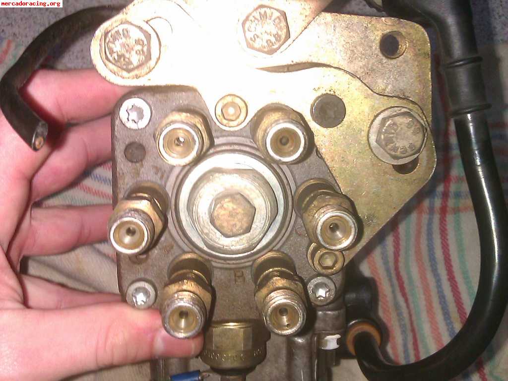 Bomba inyectora 324td
