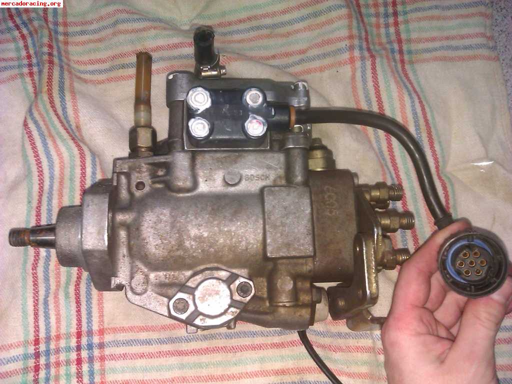 Bomba inyectora 324td