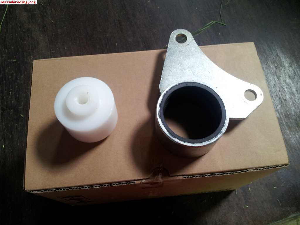 Se venden tacos antipar de nylon para saxo 106 etc