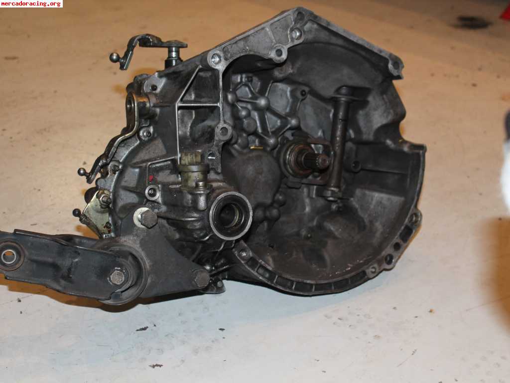 Se vende caja de cambios saxo 16 v