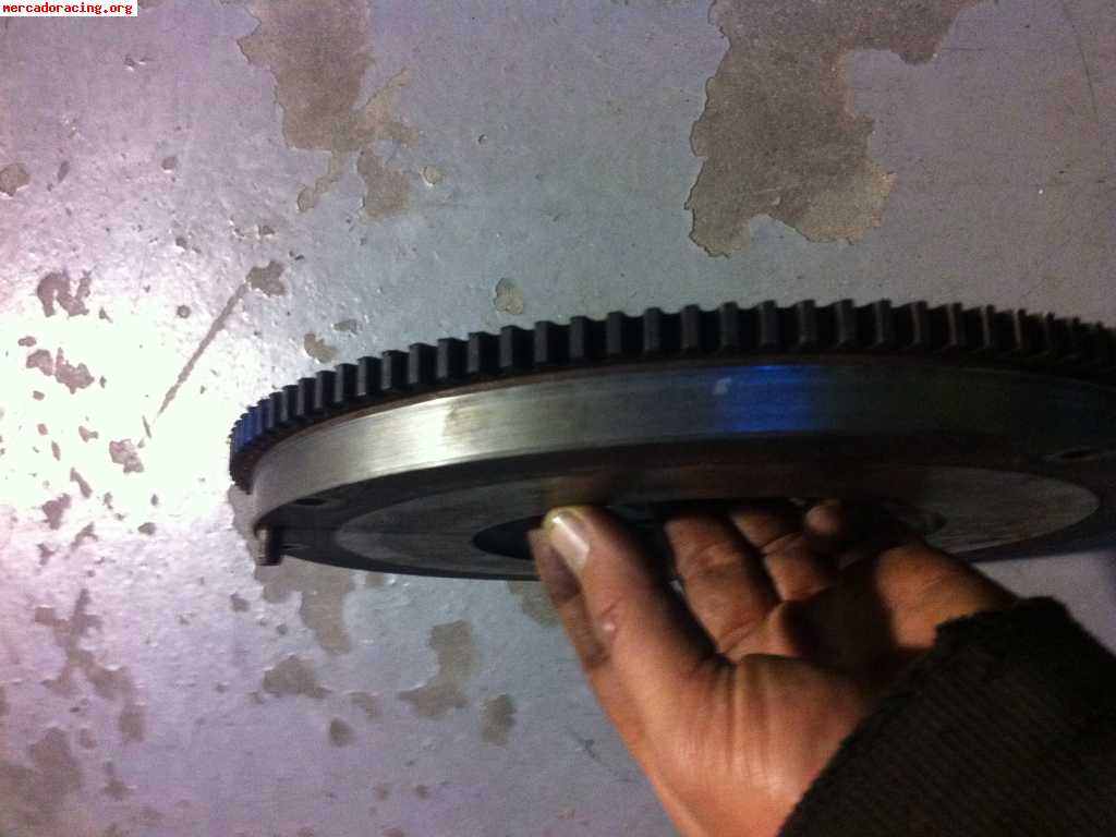 Volante de motor alijerado y contrapesado para cajas b de di