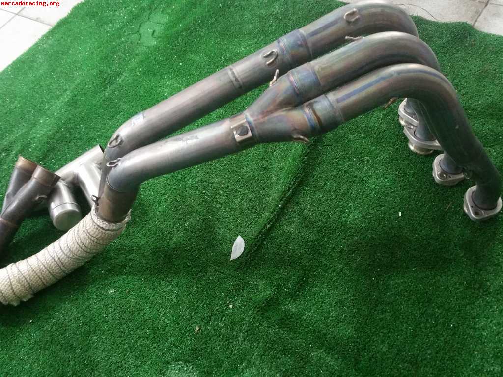 Colectores akrapovic