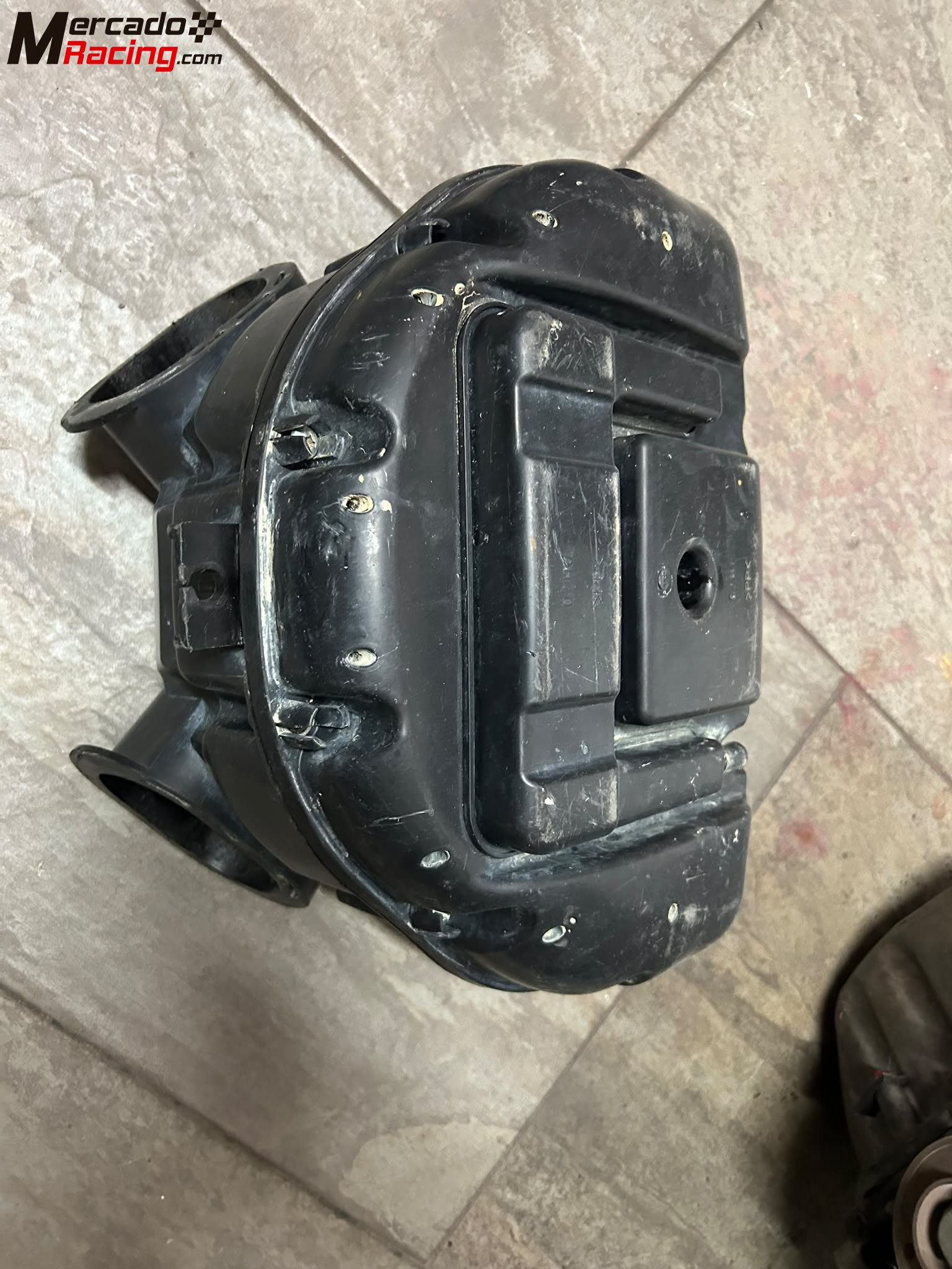Caja filtro aire suzuki  k8
