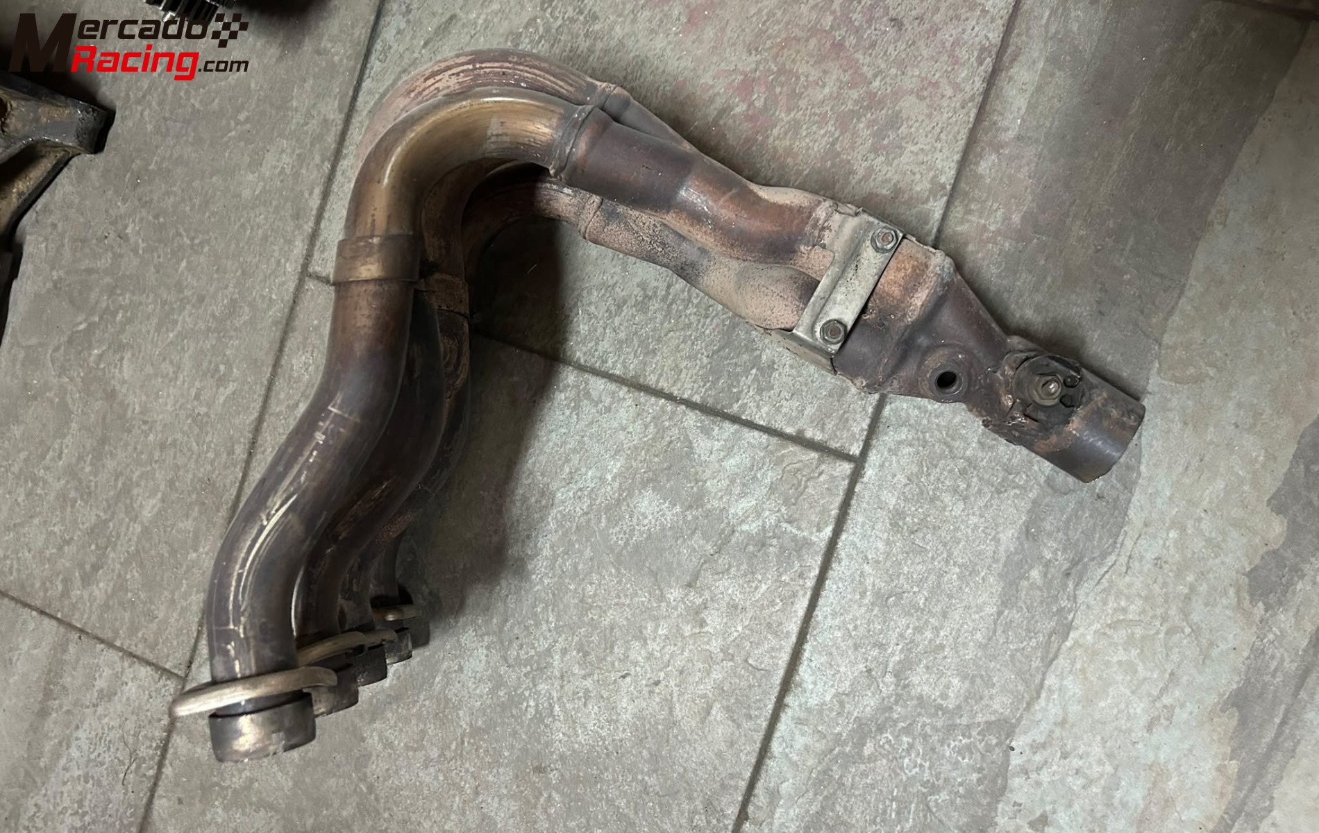 Colector escape gsxr 600
