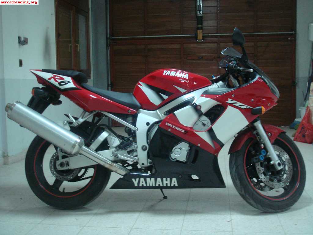 Se vende yamaha yzf r6 600 cc