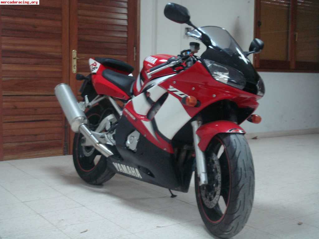 Se vende yamaha yzf r6 600 cc