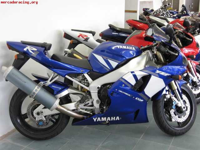 Vendo yamaha r1 2002, 5500 euros solo 12500 km esta impecabl