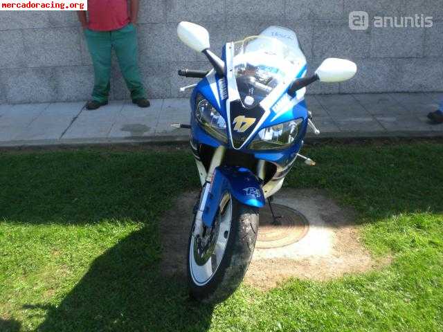 Se vende yamaha r1 y regalo accesorios