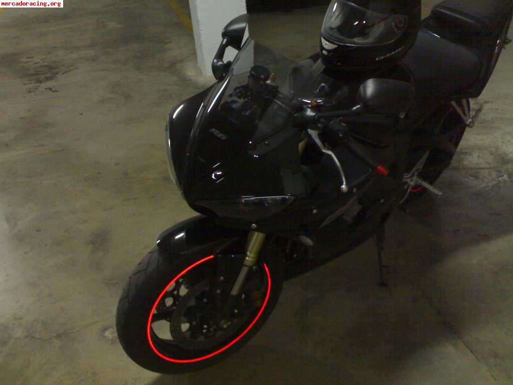 Vendo o cambio por coche que me interese yamaha r6 del 2005 