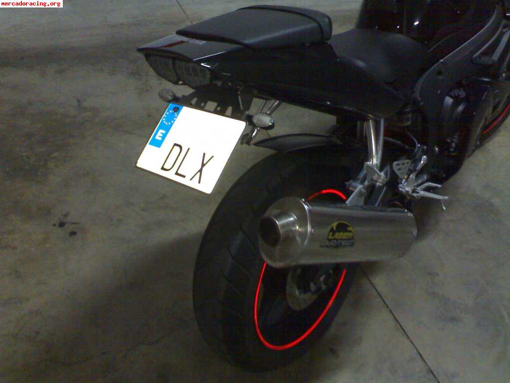 Vendo o cambio por coche que me interese yamaha r6 del 2005 