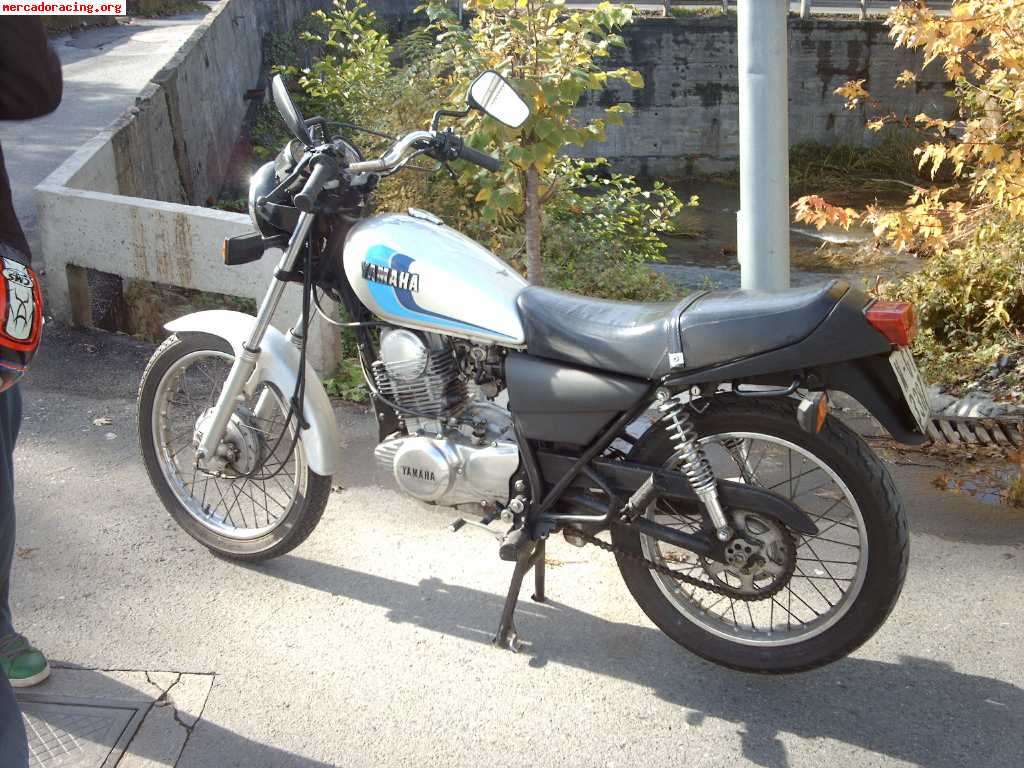 Se vende yamaha sr250 800e