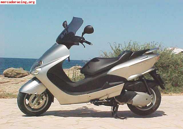 Yamaha majesty 125 reestreno 1600€