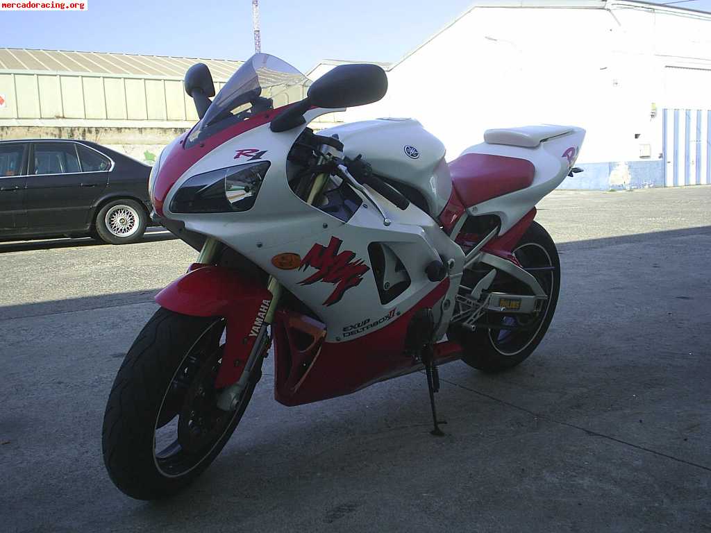 Se vende yamaha r1 del 98