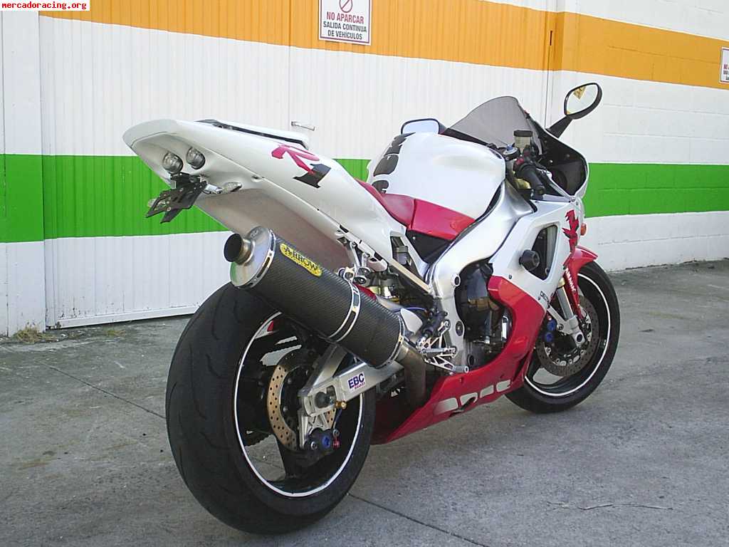 Se vende yamaha r1 del 98