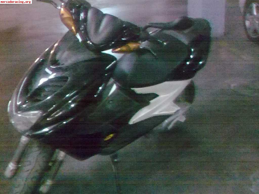 Vendo o canvio yamaha aerox