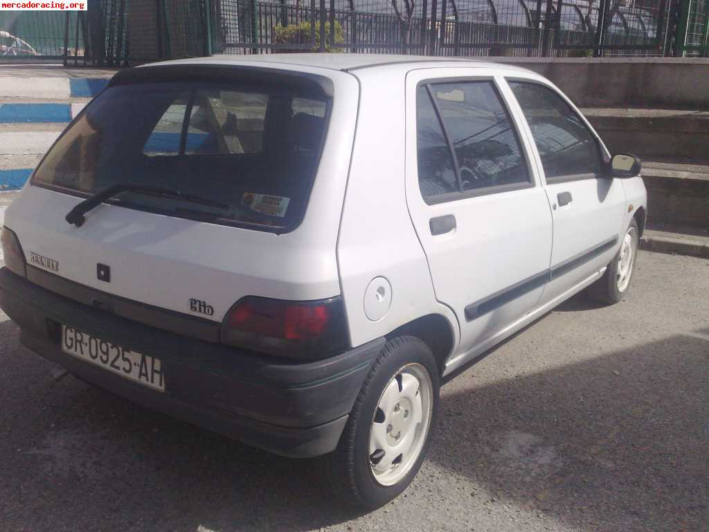 Se cambia renaul clio 1.4 80cv con 107.kms por moto de cross