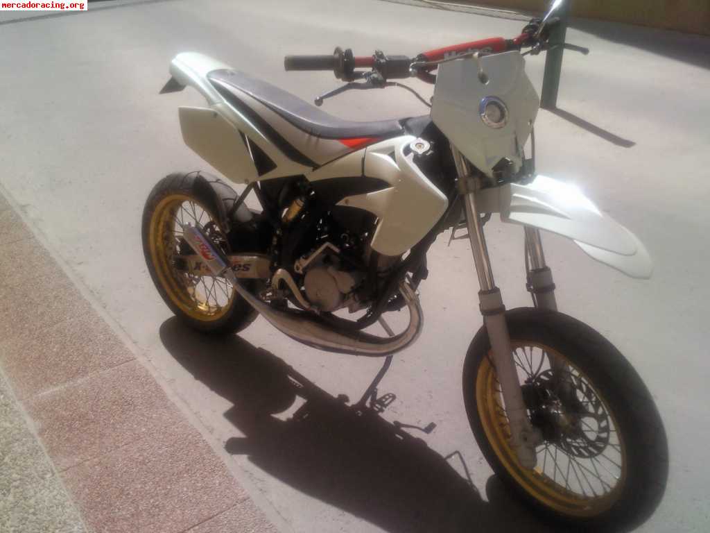 Me urge beta supermotard de competicion motor recin hecho