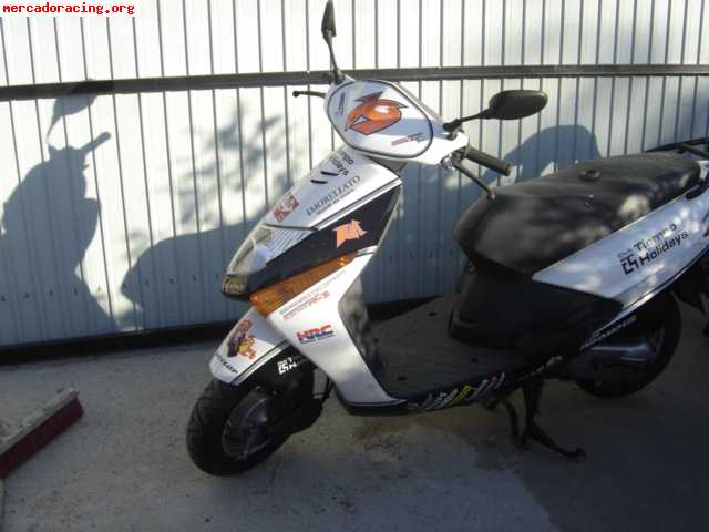 Vendo escooter 100cc de alvaro bautista