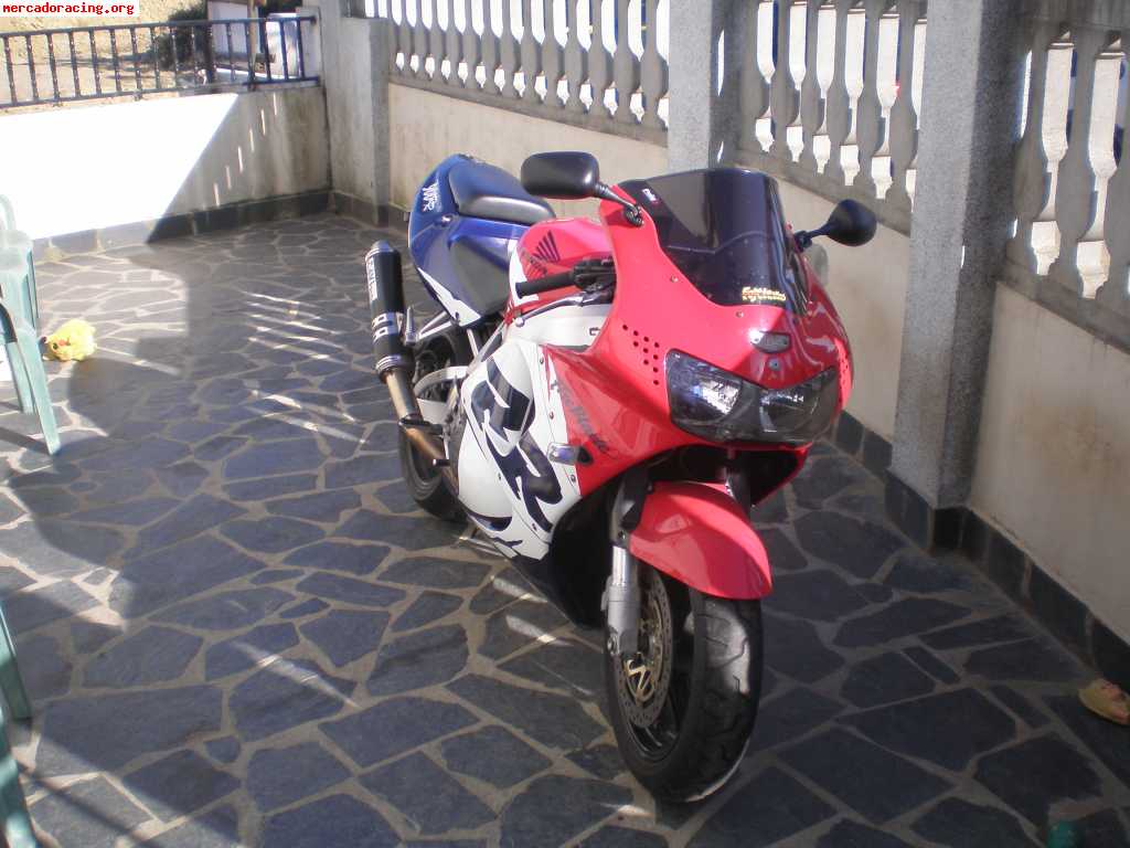 Honda cbr 900 rr