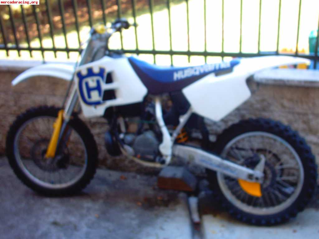 Se vende o se cambia husqbarna 250 2t 