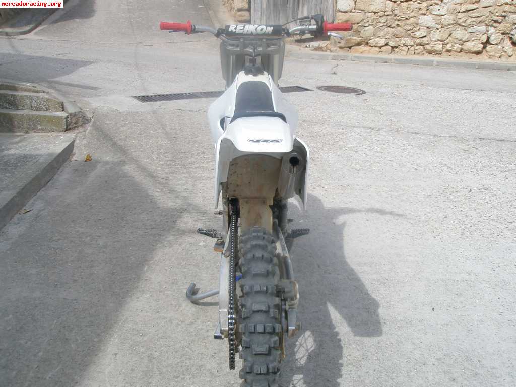 Vendo  o cambio moto honda cr de 125 año 98 chasis de alumin