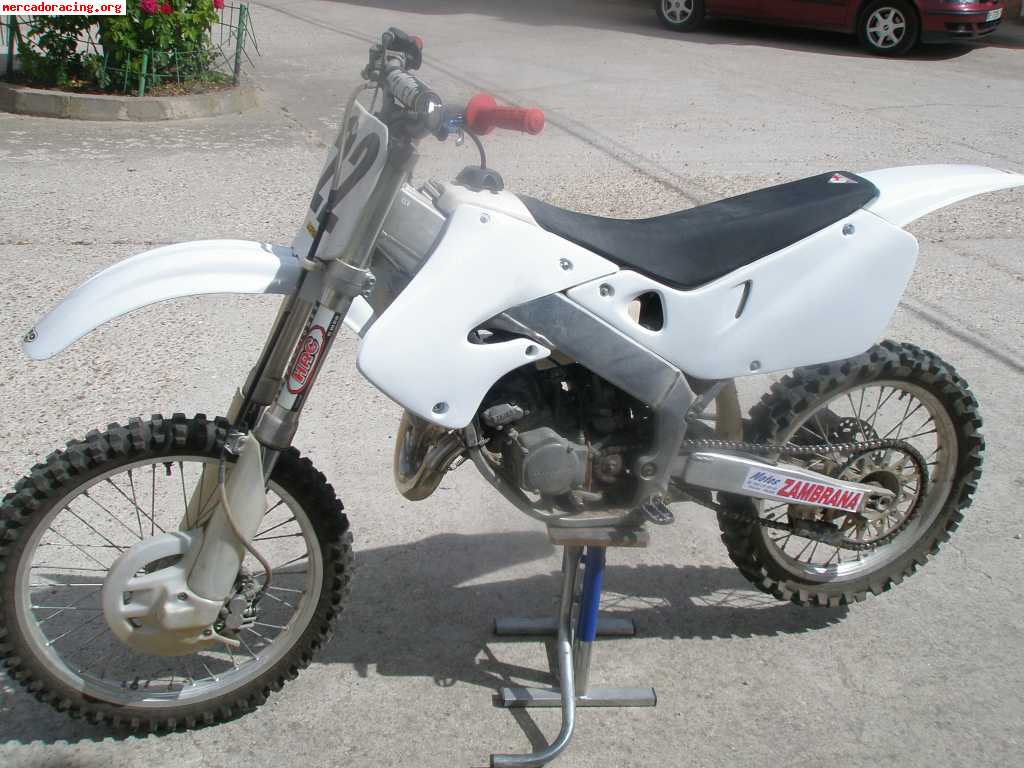 Vendo  o cambio moto honda cr de 125 año 98 chasis de alumin