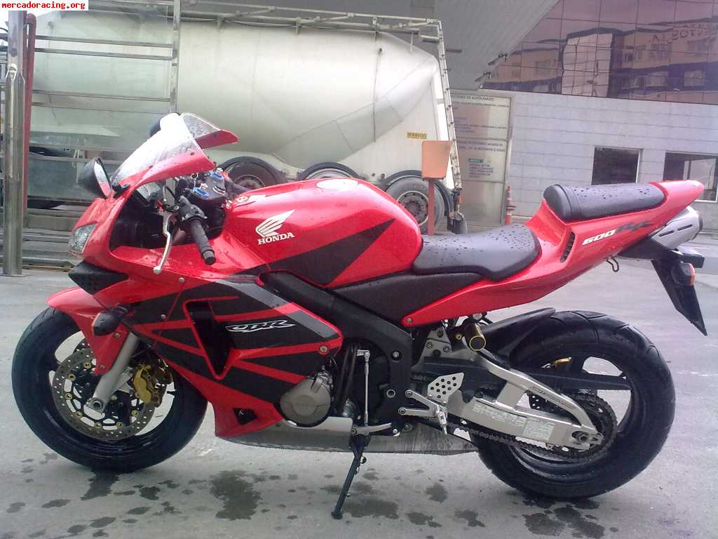 Vendo o cambio honda cbr 600 rr año 2003 con 25000kms totalm