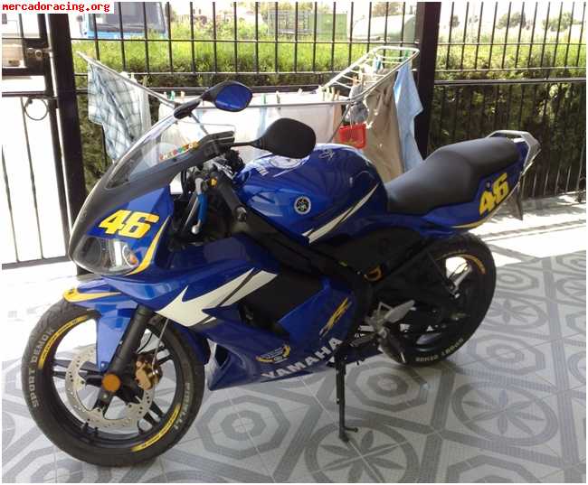 Se vende tzr replica rossi en perfecto estado. 