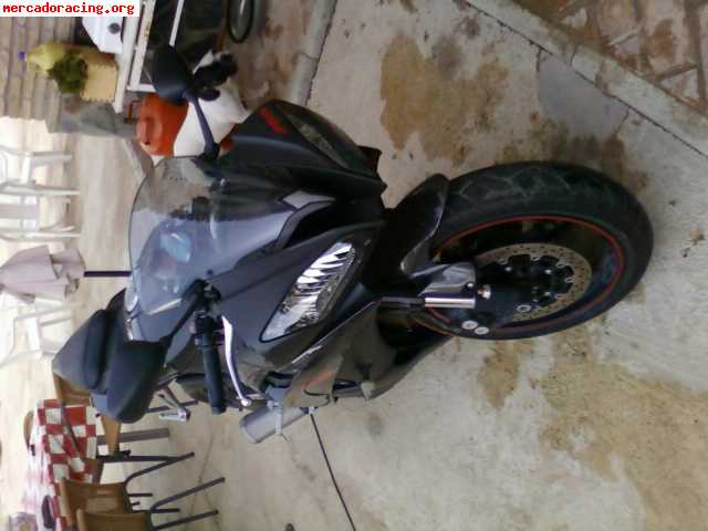 Vendo yamaha r6r  del 2008 de 5400 km  8.500€