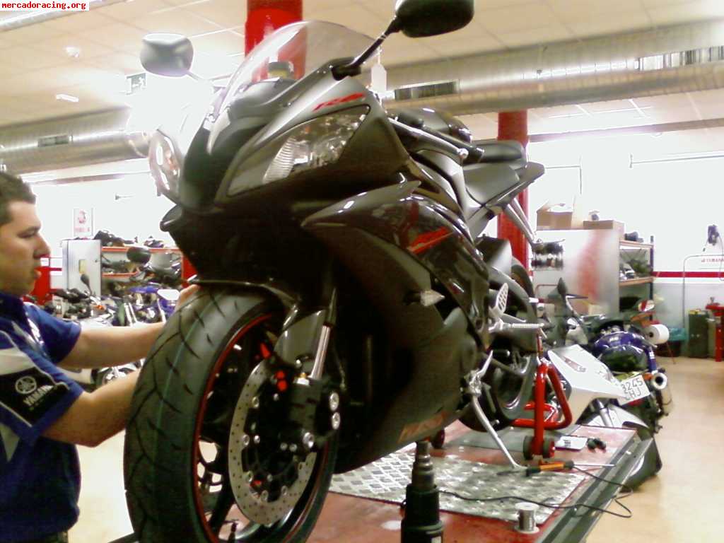 Vendo yamaha r6r  del 2008 de 5400 km  8.500€