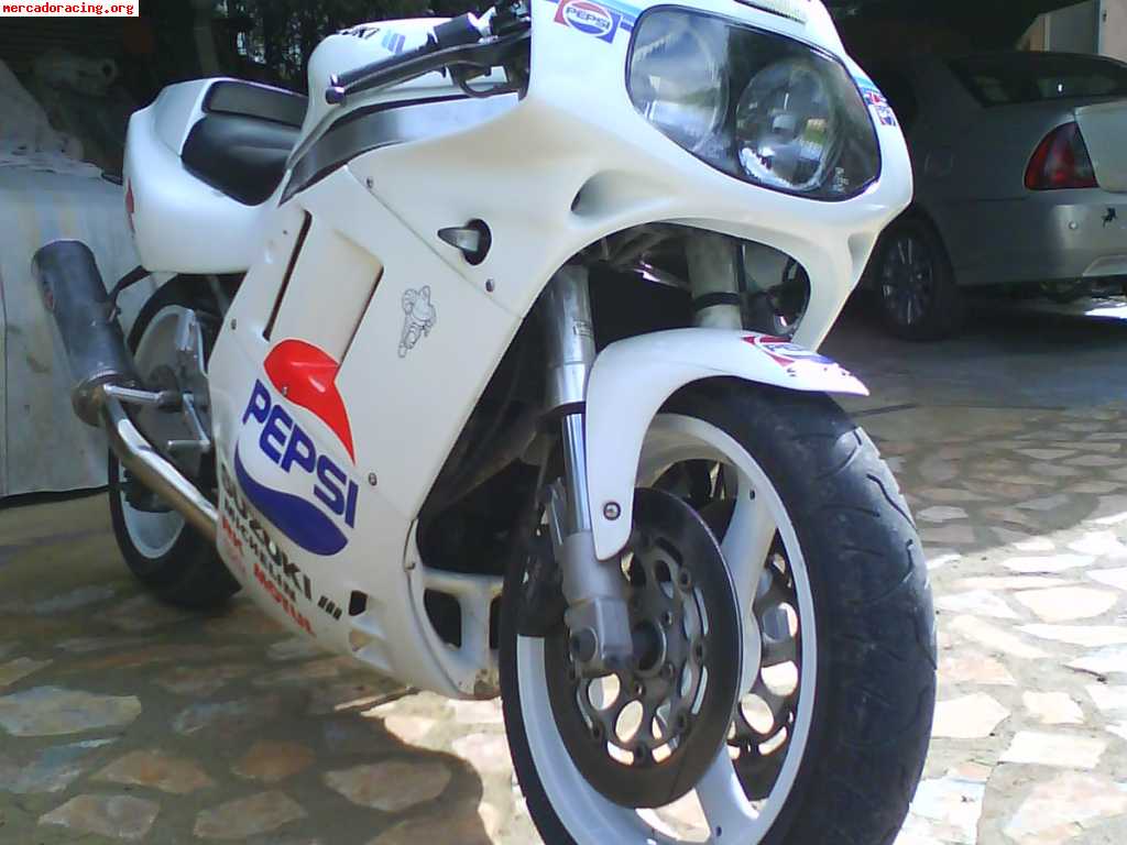 Suzuki gsx 750 r