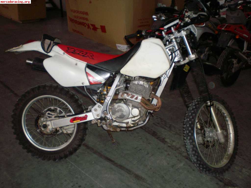 Honda xr 250 r `00.