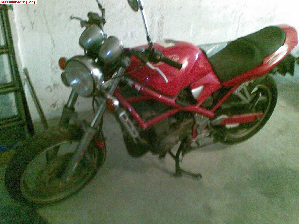 Se vende o se cambia suzuki bandit 400