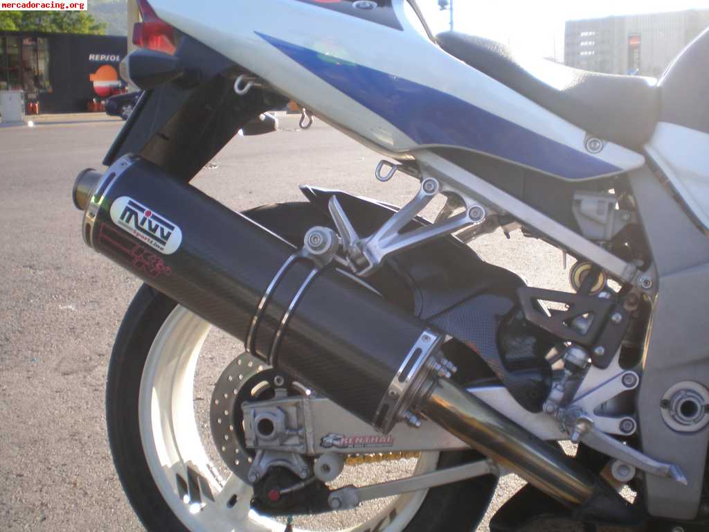 Suzuki gsxr 750 k3 141cv. 4500€