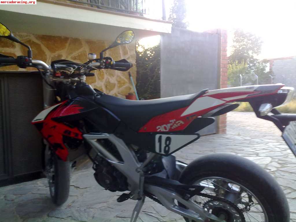 Aprilia sxv 550