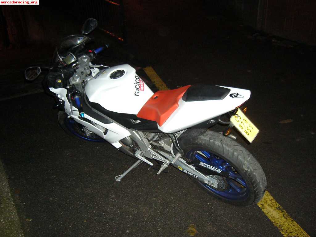 Se vende aprilia racing 50cc año 2006