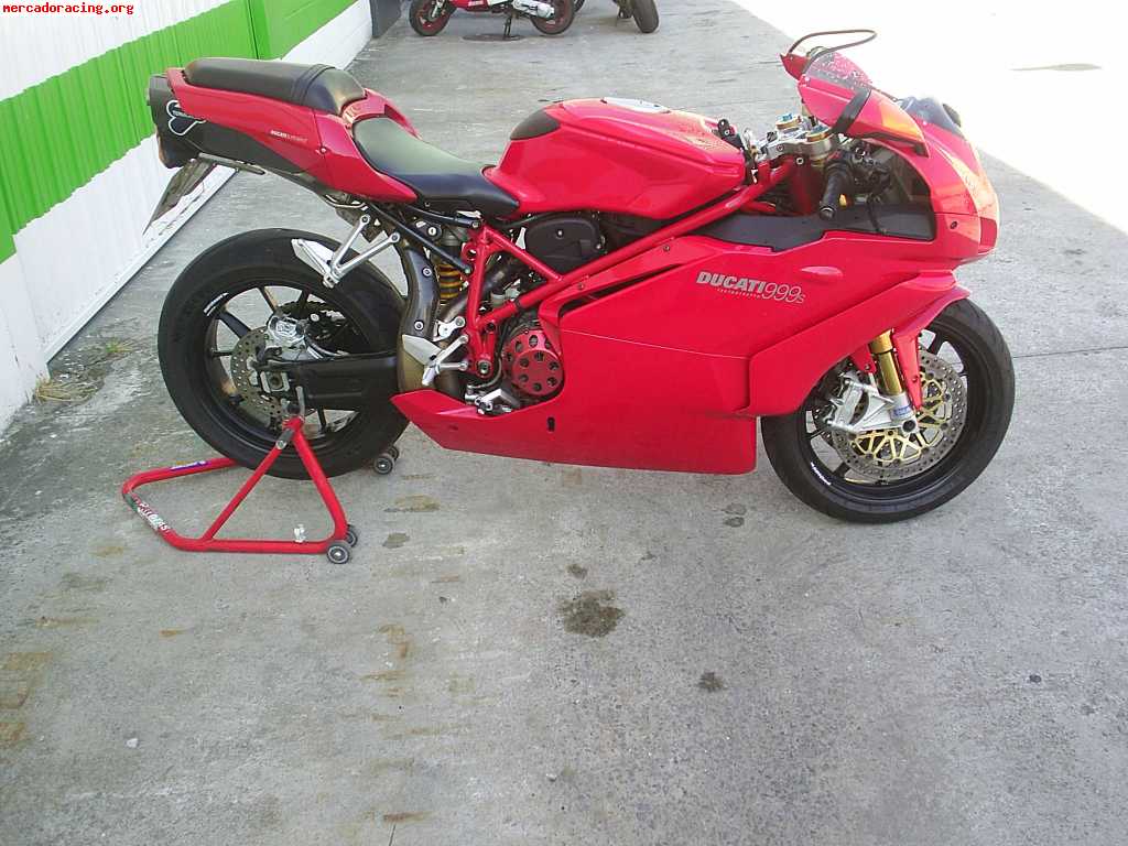 Se cambia o se vende ducati 999s año 2006,,,,