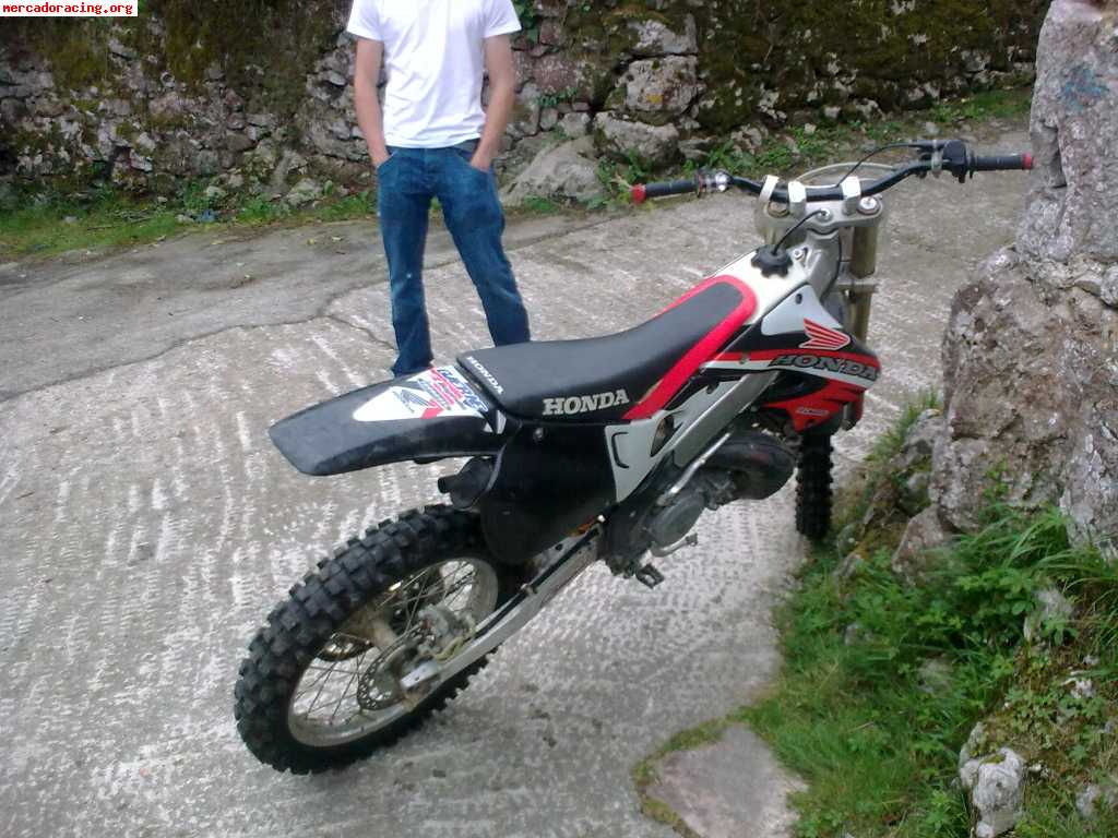 Vendo honda cr 250. buen estado
