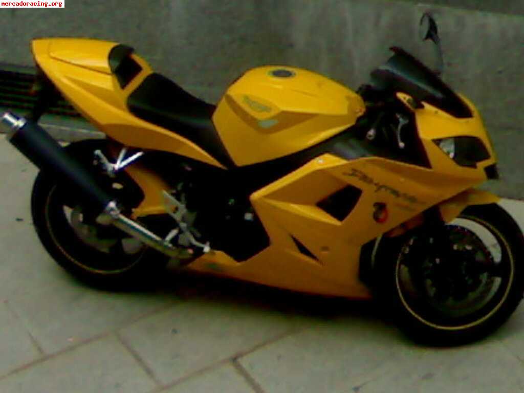 Vendo daytona 650