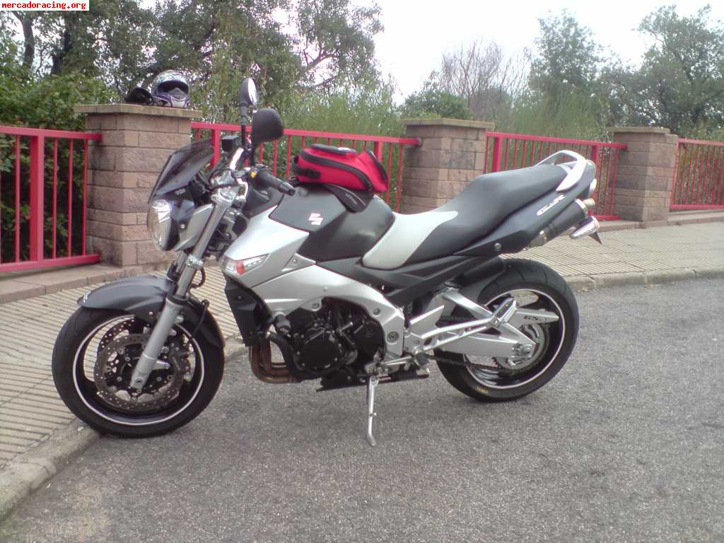 Suzuki gsr600