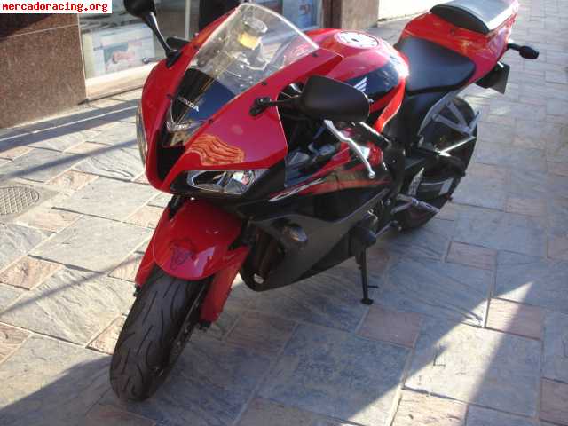 Se vende o se cambia cbr 600rr 2008