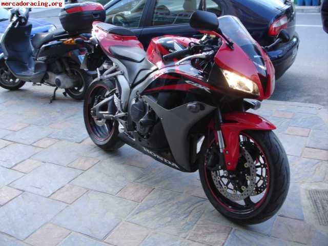 Se vende o se cambia cbr 600rr 2008