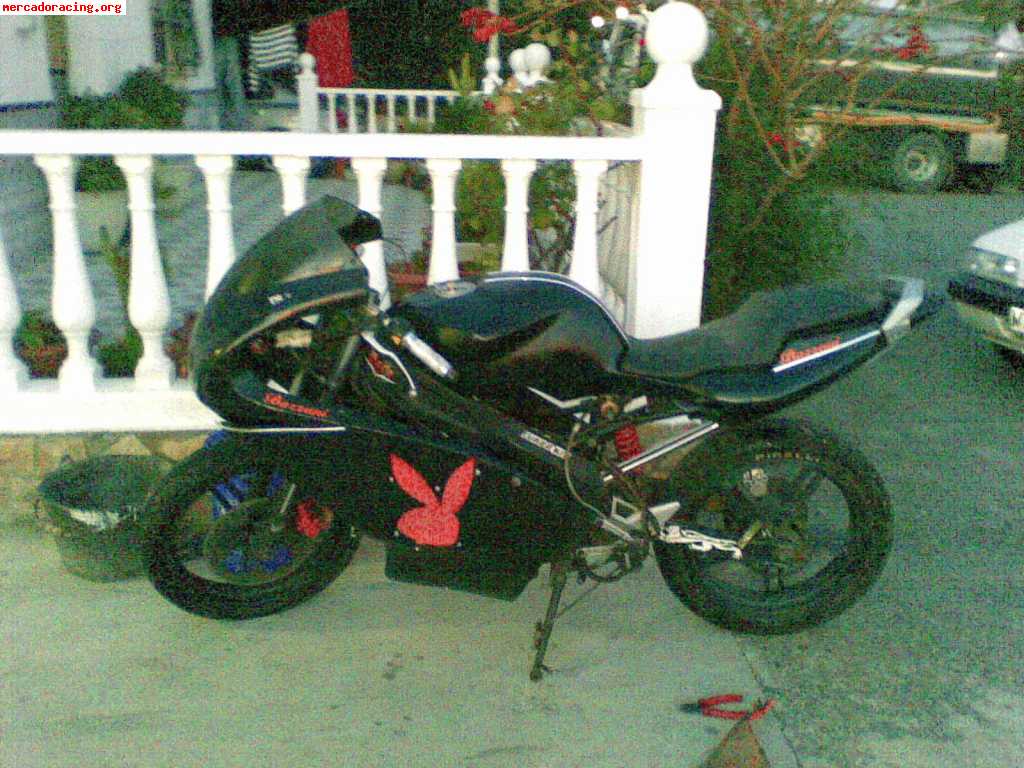 Se vende o cambia yamaha tzr.